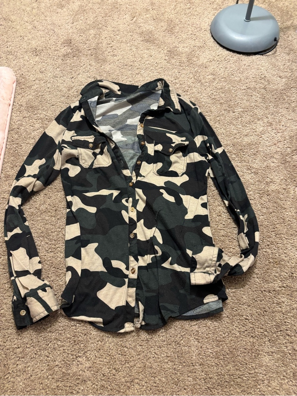 Women's Camo Button-Down Shirt Jacket - Black & Tan